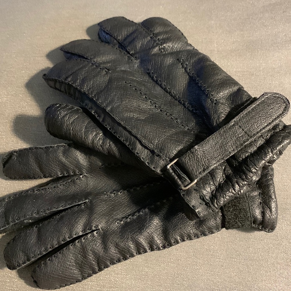 Black leather lined winter gloves